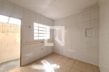 Casa para alugar com 174m², 5 quartos e 1 vagaCozinha (casa dos fundos)