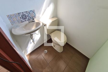 Casa para alugar com 174m², 5 quartos e 1 vagaBanheiro 1 (casa dos fundos)