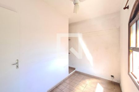 Casa para alugar com 174m², 5 quartos e 1 vagaQuarto 2 (casa dos fundos)