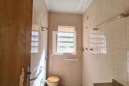 Casa para alugar com 174m², 5 quartos e 1 vagaBanheiro da Suíte (casa da frente)