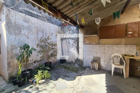 Casa para alugar com 174m², 5 quartos e 1 vagaÁrea de Serviço (casa da frente)