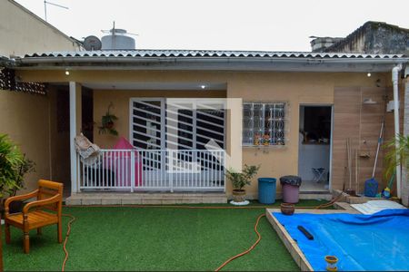 Casa à venda com 168m², 3 quartos e 2 vagas Casa à venda com 168m², 3 quartos e 2 vagasVaranda