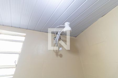 Banheiro de kitnet/studio para alugar com 1 quarto, 40m² em Vila Firmiano Pinto, São Paulo