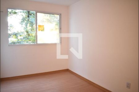 Sala de apartamento para alugar com 2 quartos, 50m² em Inhoaíba, Rio de Janeiro