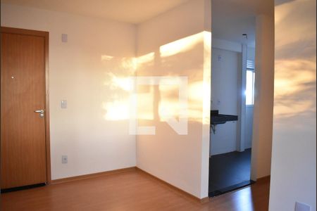 Sala de apartamento para alugar com 2 quartos, 50m² em Inhoaíba, Rio de Janeiro