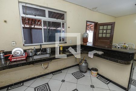 Casa para alugar com 230m², 3 quartos e 15 vagasCozinha