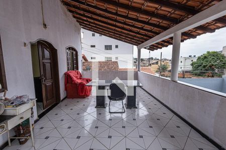 Casa para alugar com 230m², 3 quartos e 15 vagasVaranda