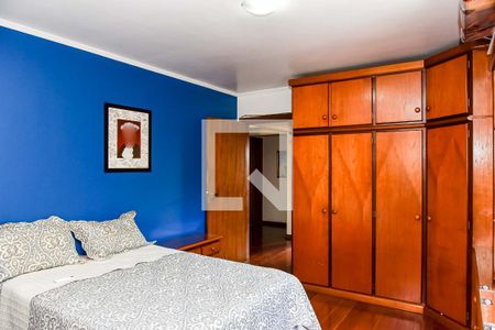 Casa à venda com 297m², 4 quartos e 2 vagasQuarto 1