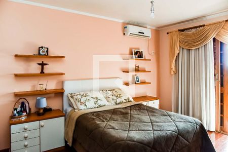 Casa à venda com 297m², 4 quartos e 2 vagasSuíte