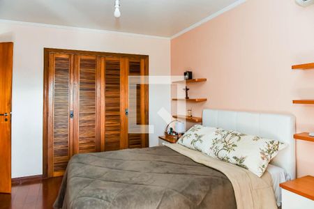 Casa à venda com 297m², 4 quartos e 2 vagasSuíte