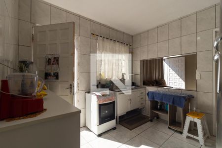 Casa à venda com 75m², 2 quartos e 2 vagas Casa à venda com 75m², 2 quartos e 2 vagasCozinha
