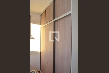 Quarto 1 - Armários de apartamento para alugar com 2 quartos, 50m² em Loteamento Parque São Martinho, Campinas