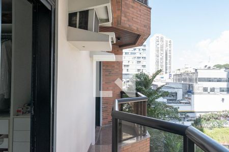 Apartamento à venda com 302m², 3 quartos e 4 vagas Apartamento à venda com 302m², 3 quartos e 4 vagasVaranda do Closet da suíte