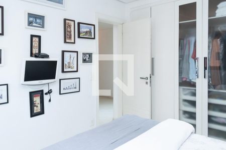 Apartamento à venda com 302m², 3 quartos e 4 vagas Apartamento à venda com 302m², 3 quartos e 4 vagasQuarto 3