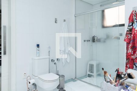 Apartamento à venda com 302m², 3 quartos e 4 vagas Apartamento à venda com 302m², 3 quartos e 4 vagasBanheiro da Suíte