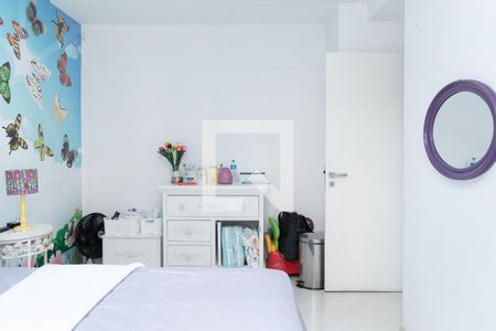 Apartamento à venda com 302m², 3 quartos e 4 vagas Apartamento à venda com 302m², 3 quartos e 4 vagasQuarto 2