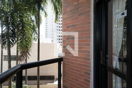 Apartamento à venda com 302m², 3 quartos e 4 vagas Apartamento à venda com 302m², 3 quartos e 4 vagasVaranda do Closet da suíte