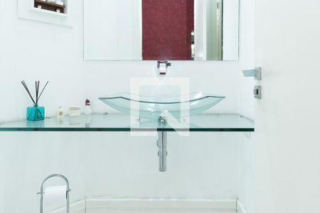 Apartamento à venda com 302m², 3 quartos e 4 vagas Apartamento à venda com 302m², 3 quartos e 4 vagasLavabo