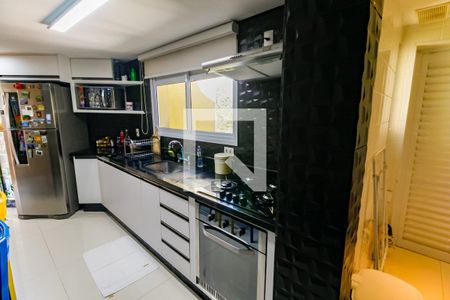 Apartamento para alugar com 117m², 3 quartos e 2 vagas Apartamento para alugar com 117m², 3 quartos e 2 vagasCozinha - Armários