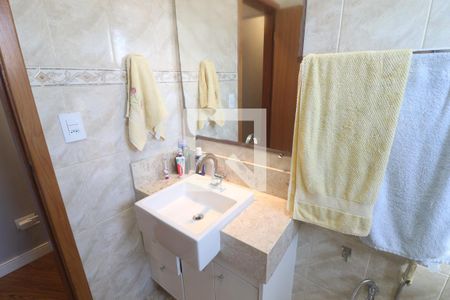 Casa à venda com 200m², 3 quartos e 1 vagaBanheiro 