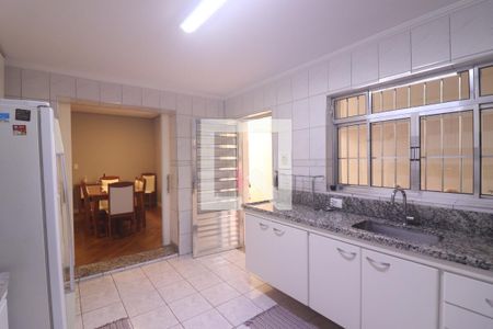 Casa à venda com 200m², 3 quartos e 1 vagaCozinha 