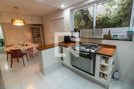 Casa à venda com 323m², 4 quartos e 3 vagasCozinha