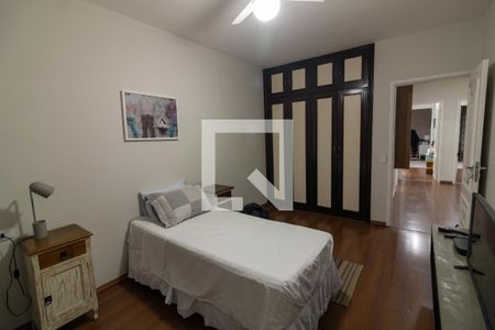 Casa à venda com 323m², 4 quartos e 3 vagasQuarto 2