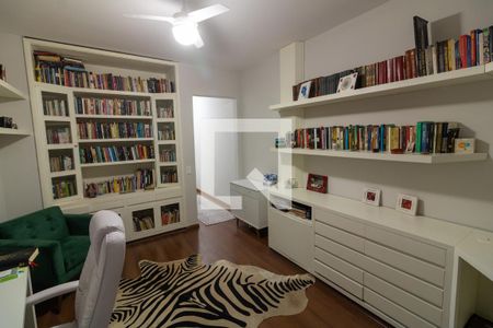 Casa à venda com 323m², 4 quartos e 3 vagasQuarto 3