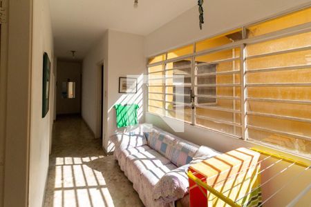 Casa à venda com 260m², 3 quartos e 3 vagasCorredor