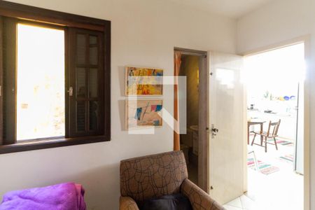 Casa à venda com 260m², 3 quartos e 3 vagasSala