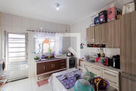 Casa à venda com 180m², 2 quartos e 2 vagasCozinha 