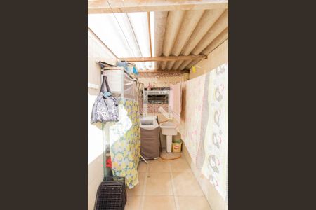 Casa à venda com 180m², 2 quartos e 2 vagasÁrea de Serviço