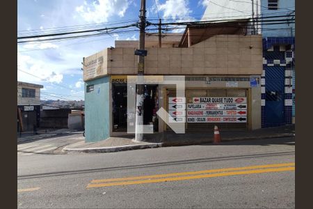 Casa à venda com 180m², 2 quartos e 2 vagasFachada 