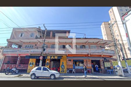 Casa à venda com 120m², 3 quartos e 2 vagasComércios