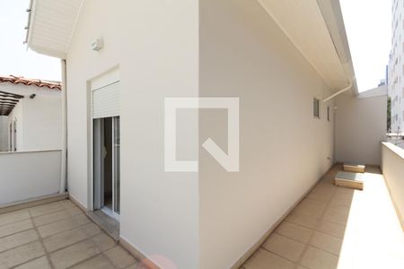 Casa para alugar com 180m², 3 quartos e 2 vagasSuíte  varanda 