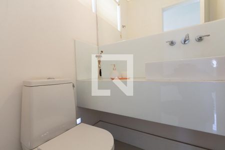 Lavabo de casa para alugar com 3 quartos, 180m² em Vila Olímpia, São Paulo