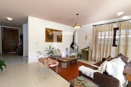 Sala de casa de condomínio à venda com 5 quartos, 330m² em Parque Sinai, Santana de Parnaíba