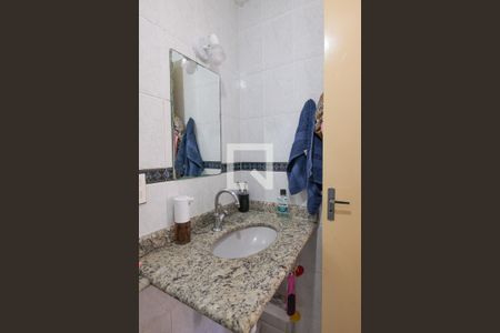 Apartamento à venda com 56m², 2 quartos e 1 vaga Apartamento à venda com 56m², 2 quartos e 1 vagaBanheiro