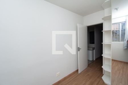 Quarto 1 de apartamento para alugar com 2 quartos, 52m² em Monte Castelo, Contagem