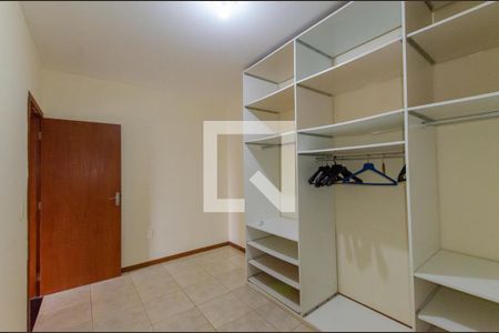 Casa para alugar com 372m², 3 quartos e 4 vagas Casa para alugar com 372m², 3 quartos e 4 vagasCloset