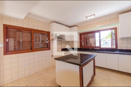 Casa para alugar com 372m², 3 quartos e 4 vagas Casa para alugar com 372m², 3 quartos e 4 vagasCozinha