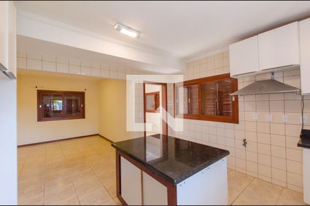 Casa para alugar com 372m², 3 quartos e 4 vagas Casa para alugar com 372m², 3 quartos e 4 vagasCozinha