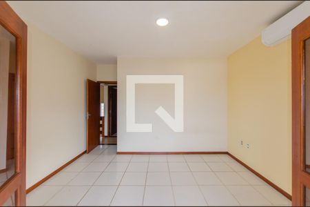Casa para alugar com 372m², 3 quartos e 4 vagas Casa para alugar com 372m², 3 quartos e 4 vagasSuíte
