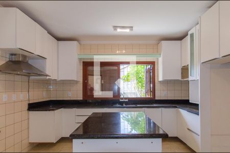 Casa para alugar com 372m², 3 quartos e 4 vagas Casa para alugar com 372m², 3 quartos e 4 vagasCozinha