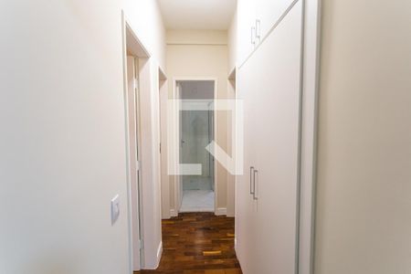 Corredor de apartamento para alugar com 3 quartos, 90m² em São Lucas, Belo Horizonte