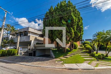 Casa de condomínio à venda com 600m², 4 quartos e 5 vagasFachada