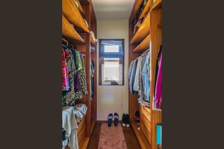 Casa de condomínio à venda com 600m², 4 quartos e 5 vagasSuíte 2