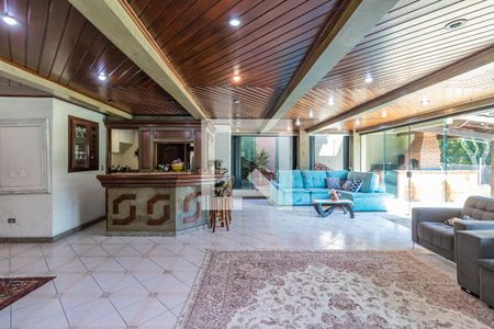 Casa de condomínio à venda com 600m², 4 quartos e 5 vagasSalão