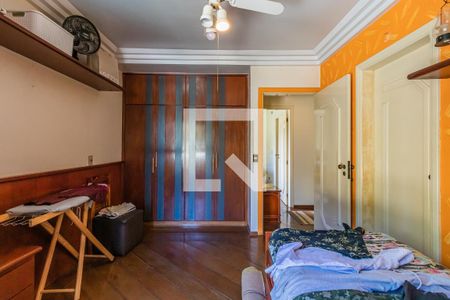 Casa de condomínio à venda com 600m², 4 quartos e 5 vagasQuarto 1