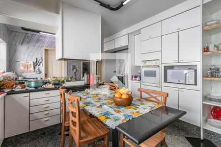 Casa de condomínio à venda com 600m², 4 quartos e 5 vagasCozinha